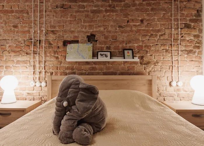 Doma Laukums In The Heart Of 1