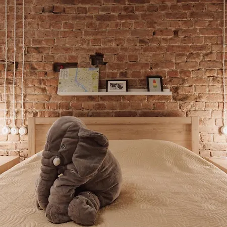 Doma Laukums In The Heart Of 1